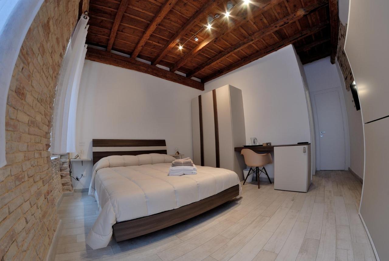 B&B Del Corso Лорето Экстерьер фото