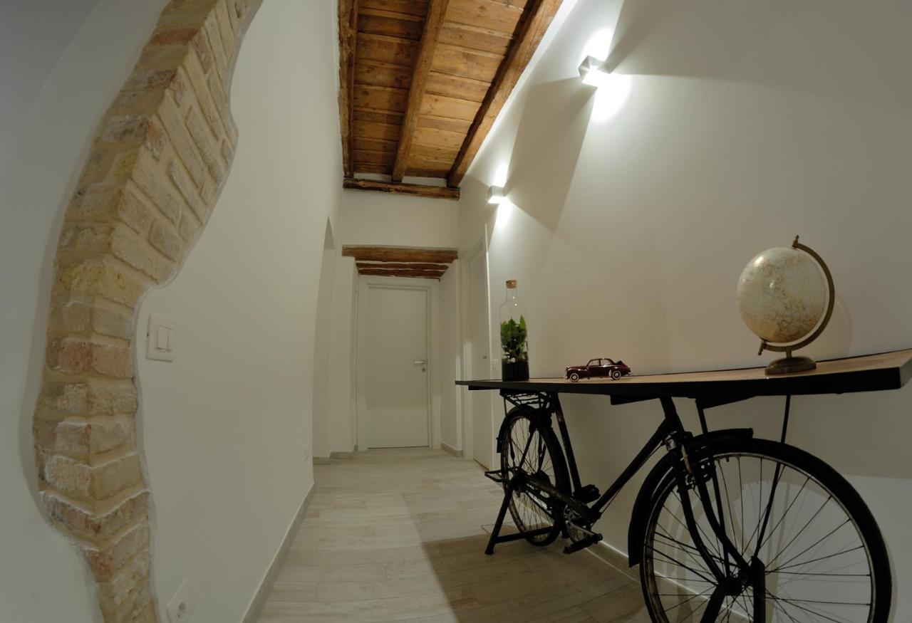 B&B Del Corso Лорето Экстерьер фото
